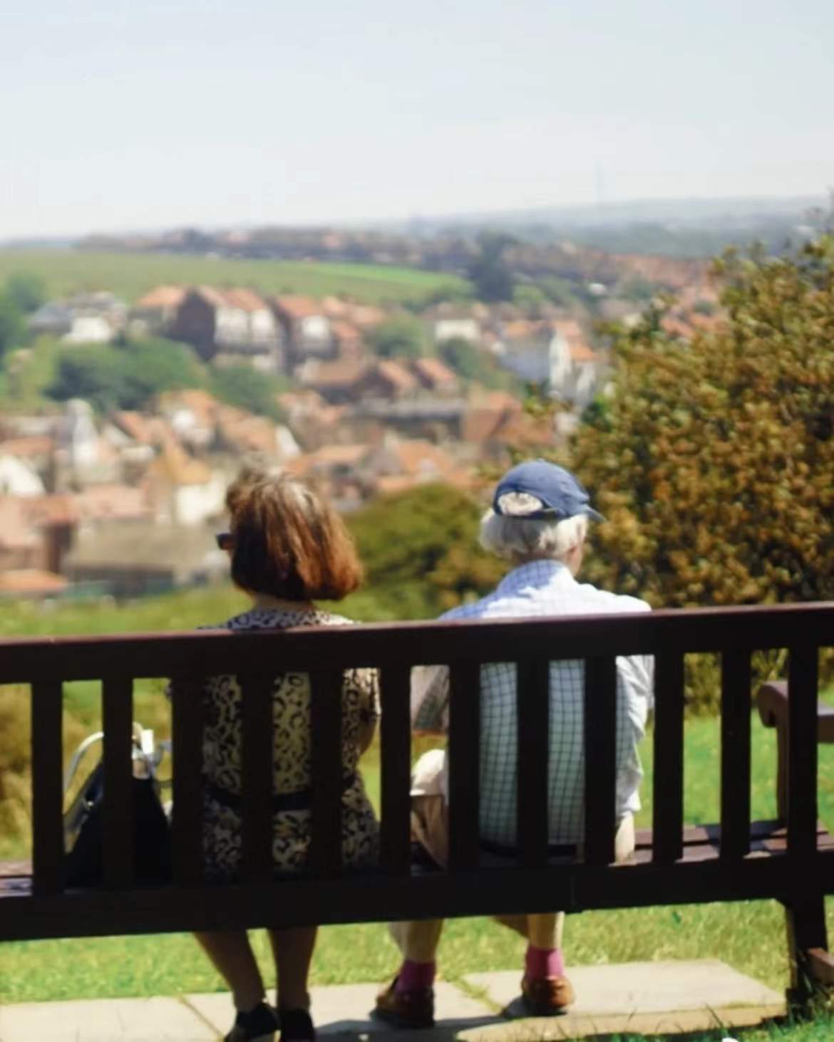 老年夫妻背影图片00