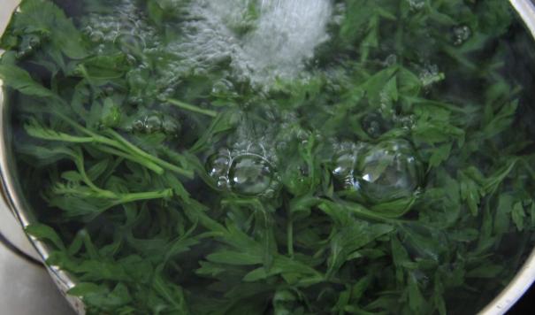 艾草泡脚4大禁忌,用艾草泡脚有什么禁忌吗