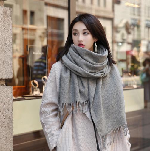 必备的三款颜色围巾,女士最好的三种颜色围巾