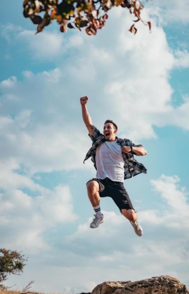 羡慕年轻人活泼有朝气的图片,年轻人朝气蓬勃的图片