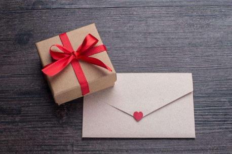 老年夫妻情人节礼物,60岁女性还需要爱情吗