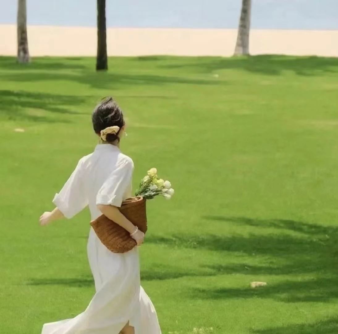 背影图片女生唯美气质意境