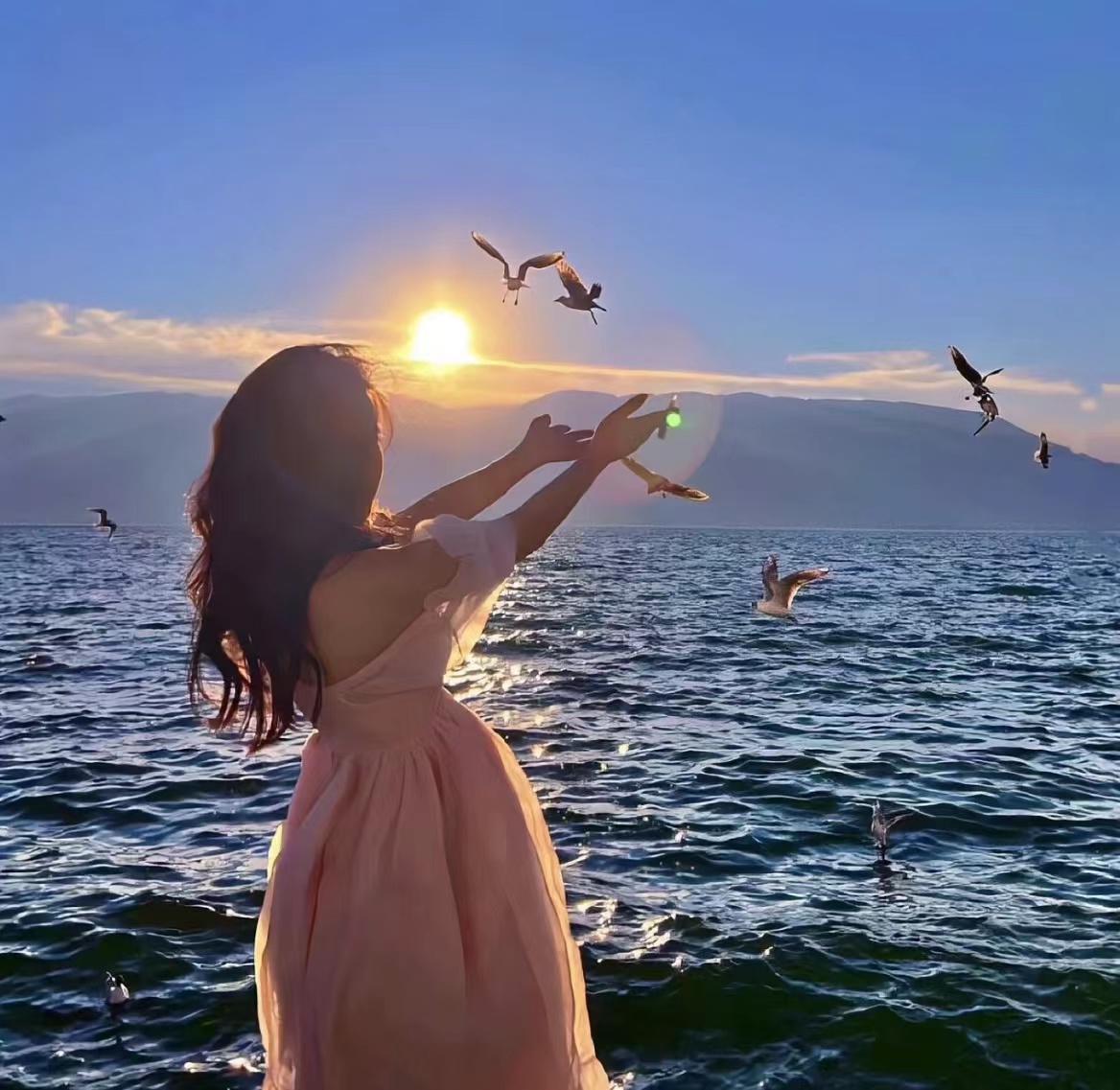 背影图片女生唯美气质,意境唯美伤感女生背影图片