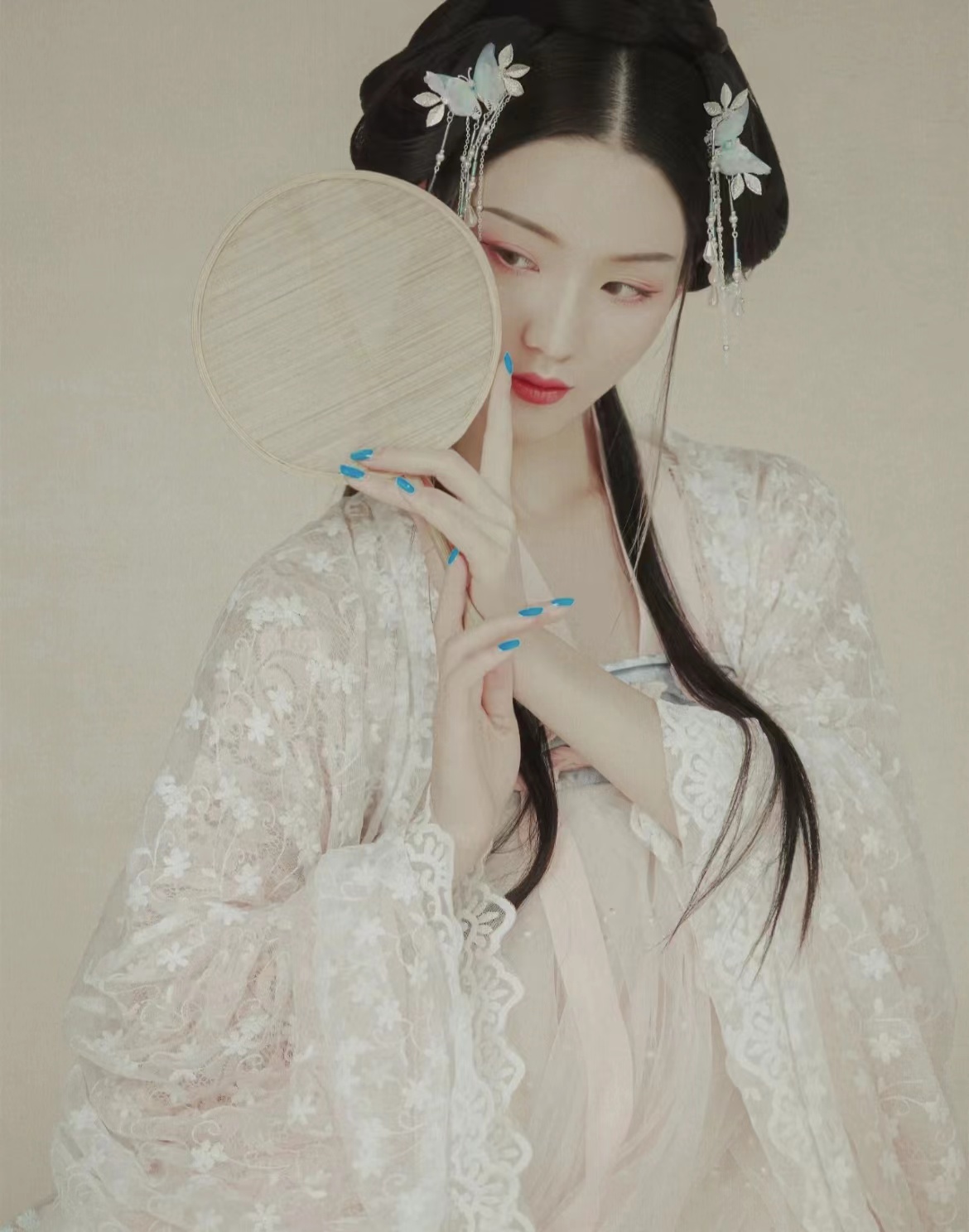 眉目含情风情万种图片,似水柔情女人图片