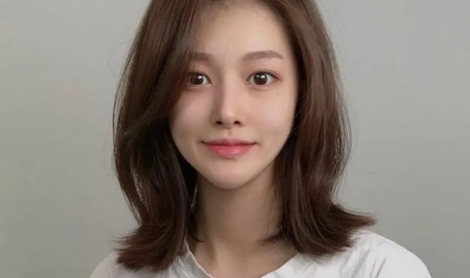 高颧骨女生适合发型,女性颧骨高留什么发型