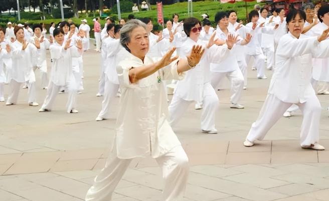 五十岁最佳锻炼的方式，五十岁女人每天锻炼多长时间好