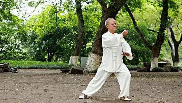 五十岁最佳锻炼的方式，五十岁女人每天锻炼多长时间好