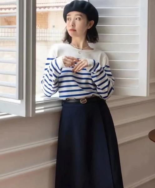 穿西裤配什么上衣好看，针织衫怎么搭配最好看