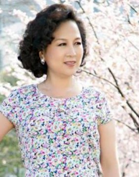 老年蘑菇头发型图片女，老年女士蘑菇头发型图片