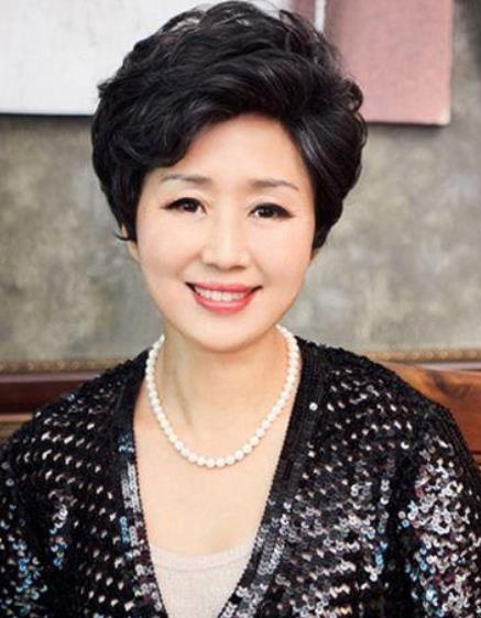 老年蘑菇头发型图片女,老年女士蘑菇头发型图片