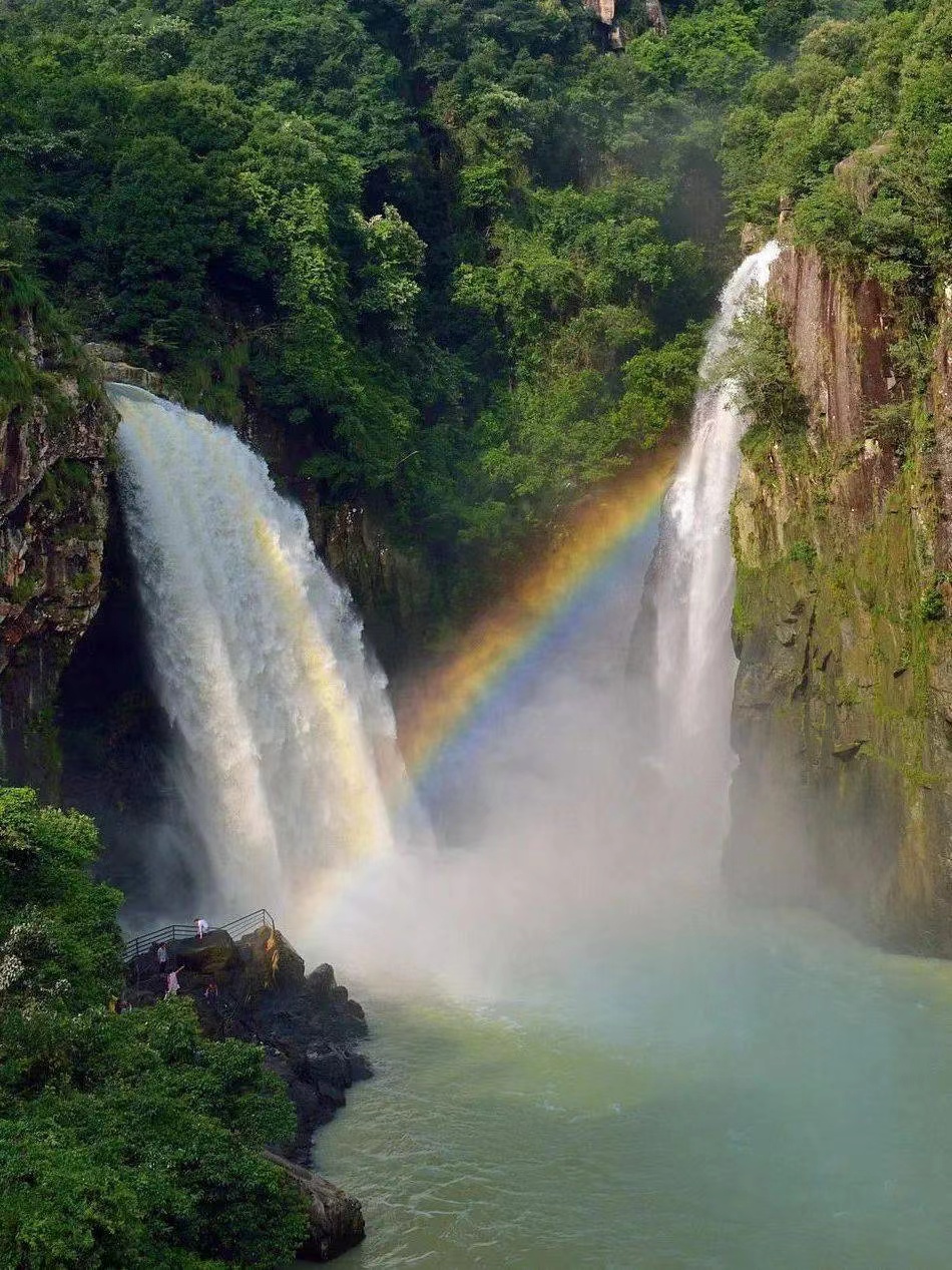 青绿山水千里江山图