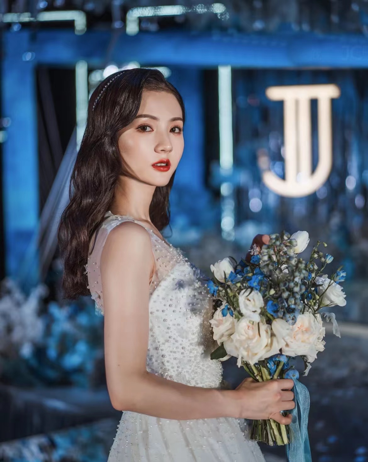 新娘披肩发型图片