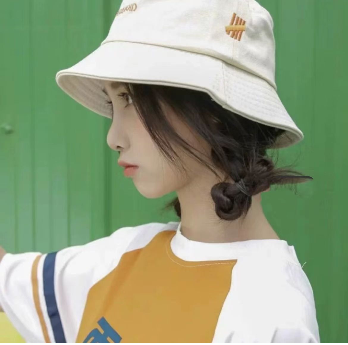 戴渔夫帽怎样扎头发,戴渔夫帽应该怎样扎头发