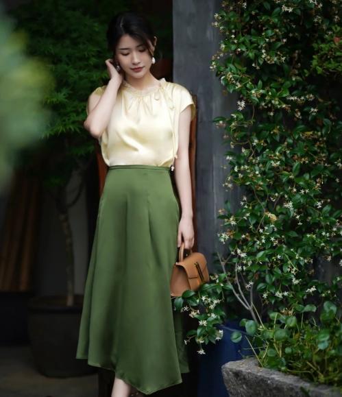 成熟的女性该怎么打扮才显得年轻