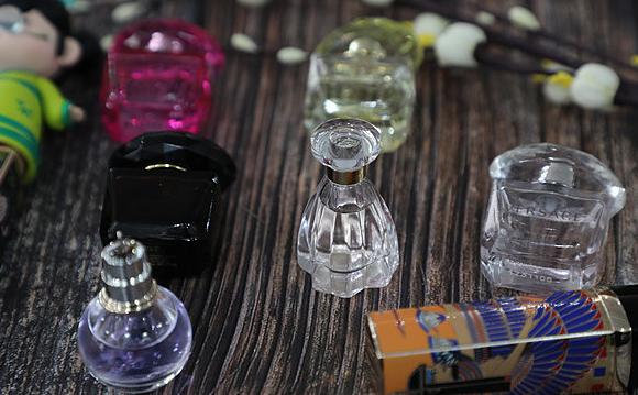 女人喷香水正确方法，香水如何喷更持久