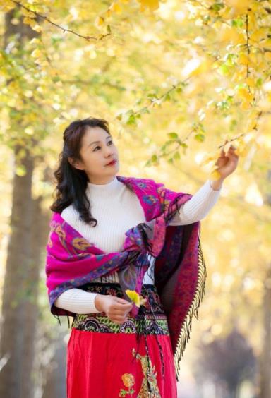 50-60岁拍照摆姿图片,50岁照相摆姿势好看的图片