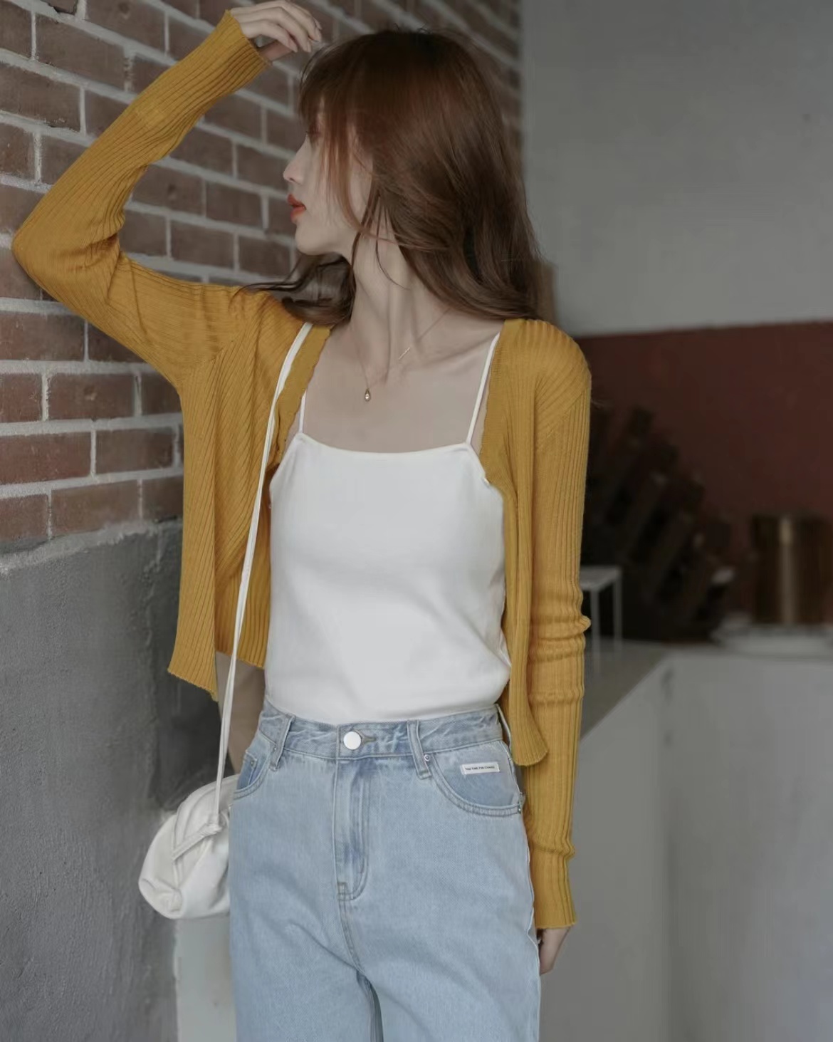 吊带背心怎么搭配