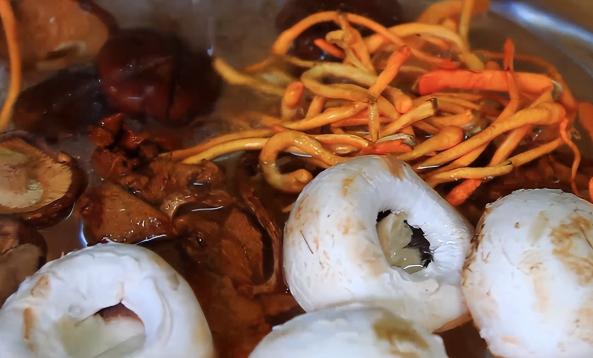 女生爱吃的美食排行榜,女生爱吃什么样的美食