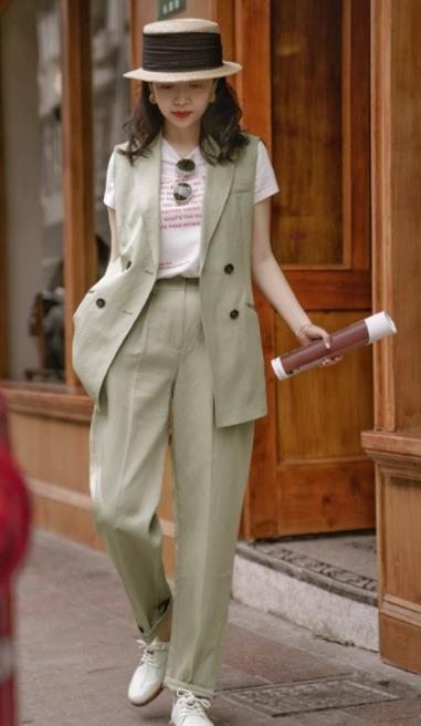 t恤衫女穿搭图,女t恤衫搭配图片欣赏