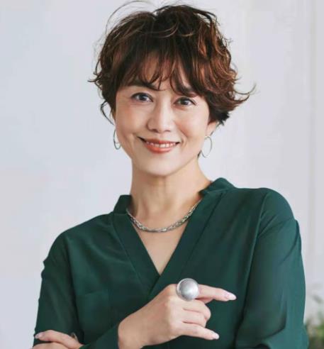 五十岁不显老的发型