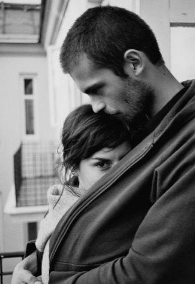 好想紧紧拥抱你的图片,男女两个人拥抱的最好看的图片