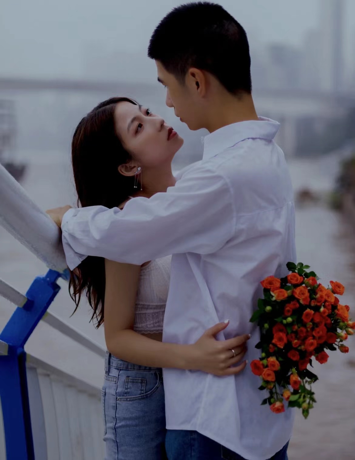 好想紧紧拥抱你的图片,男女两个人拥抱的最好看的图片-528时尚网