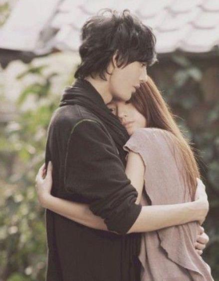 好想紧紧拥抱你的图片,男女两个人拥抱的最好看的图片