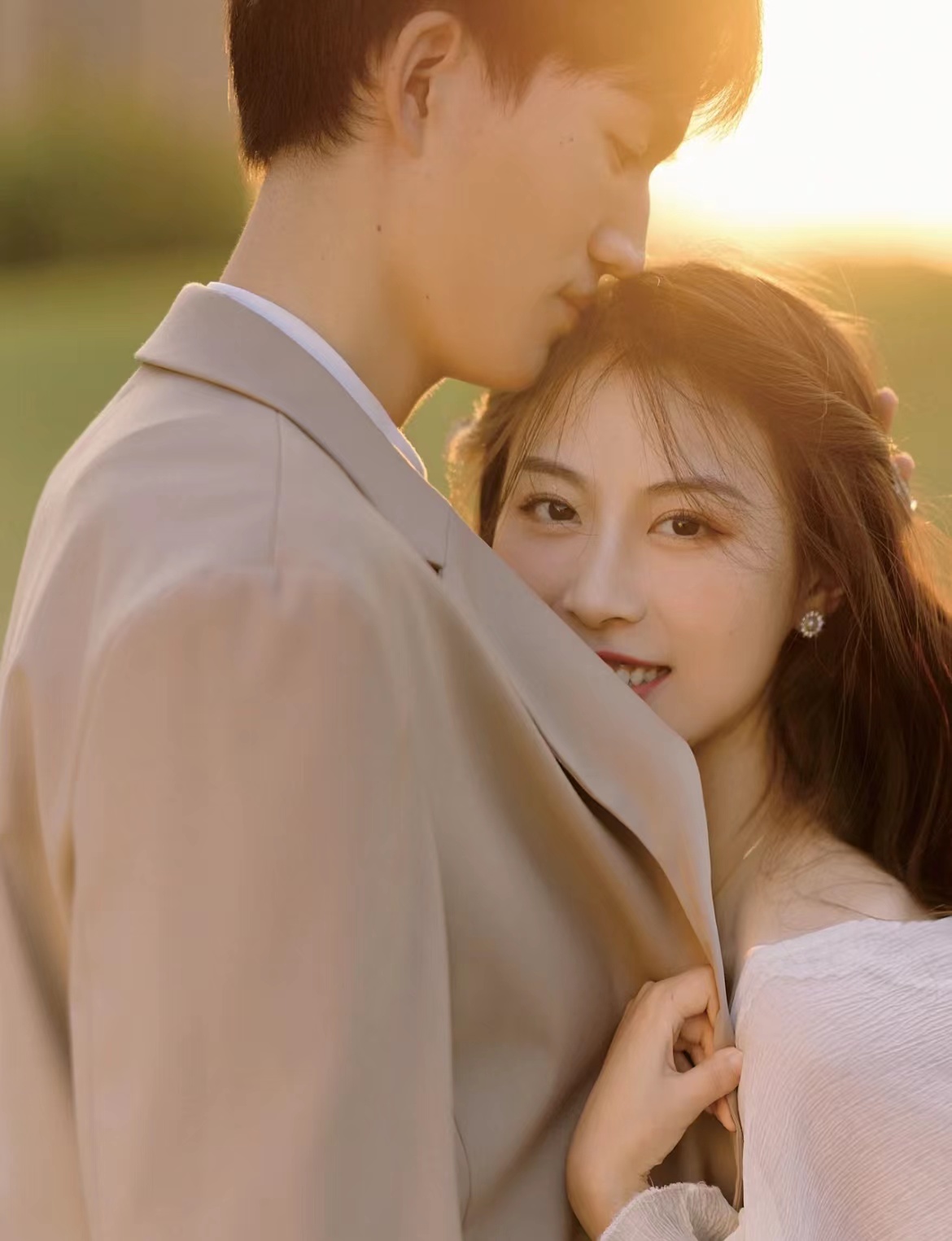 好想紧紧拥抱你的图片,男女两个人拥抱的最好看的图片