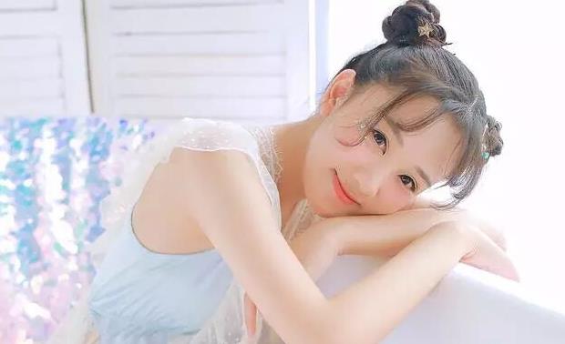 女生做哪种动作可以让男生喜欢