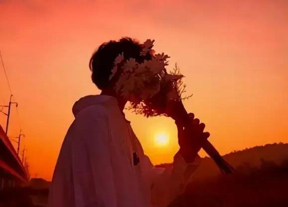 感情中男人的四种观点,男人的感情的四个阶段