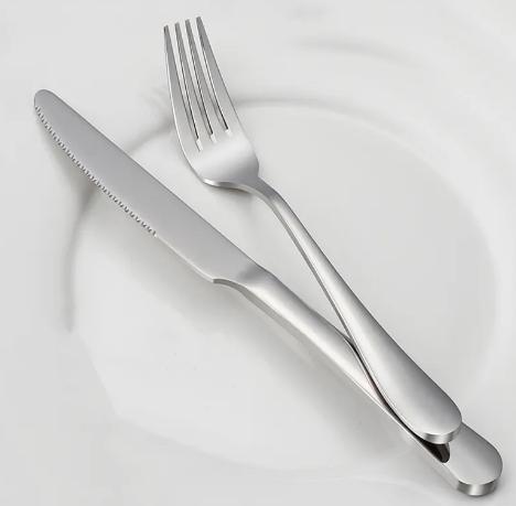 餐桌上三种东西不能放,餐桌不宜放什么东西