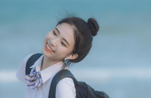 怎么区分暧昧和纯友谊,男女哪三种表现不是纯友谊