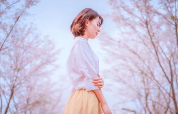 女人一旦爱上你的表现,女生暗示接受你的信号