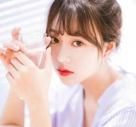 男女对视算暧昧吗,男女对视是有好感吗