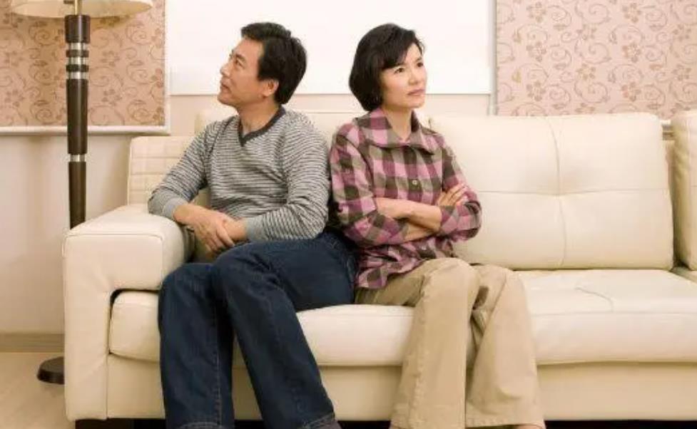 老年夫妻不能做的三件事,老年夫妻最忌讳的三件事