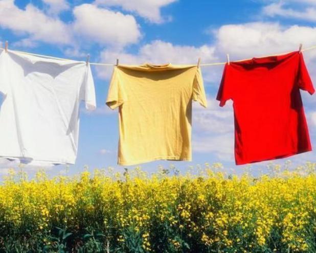 夏天晾衣服掉色怎么办，白衣服怎么才能不变黄