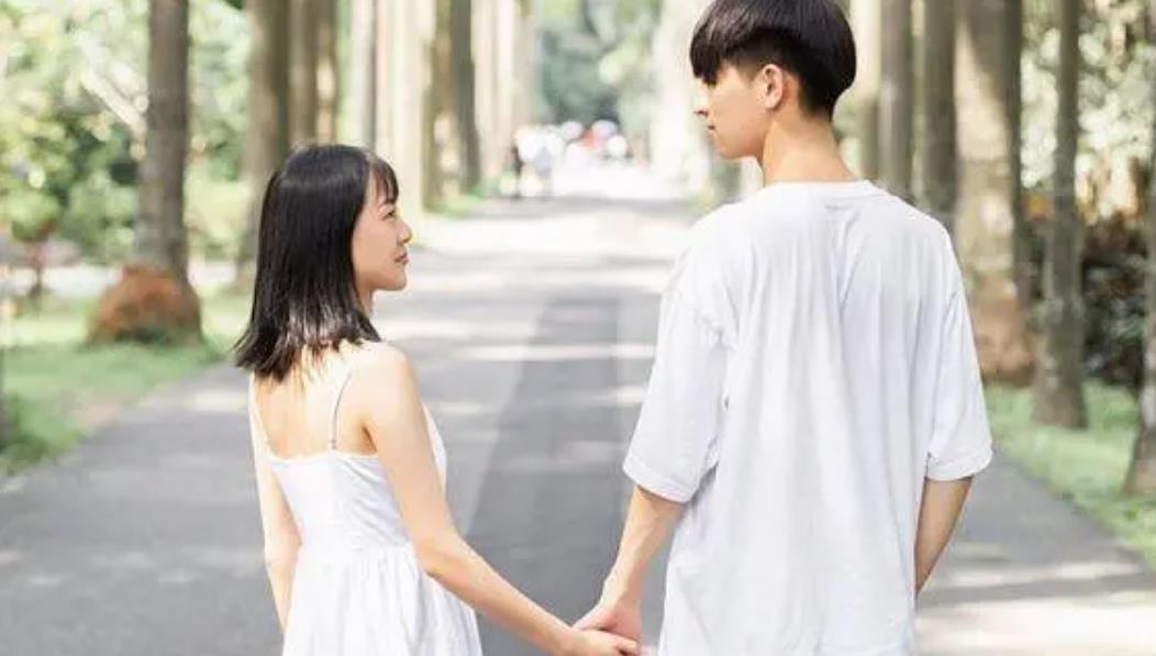 哪种男的容易吃回头草,男人在什么情况会吃回头草