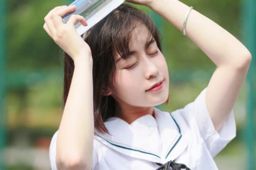 打动女人简短情话短句,最暖心的情话打动情人