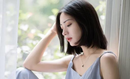 女孩子为什么喜欢口是心非，女孩子口是心非的心理