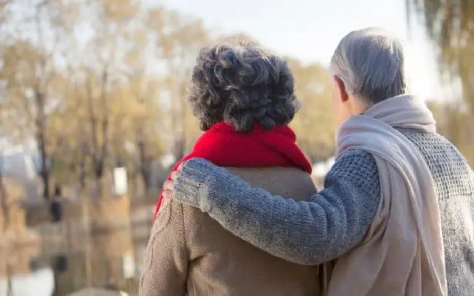 五十岁的男人会放弃真爱吗,五十岁遇到真爱该坚持吗