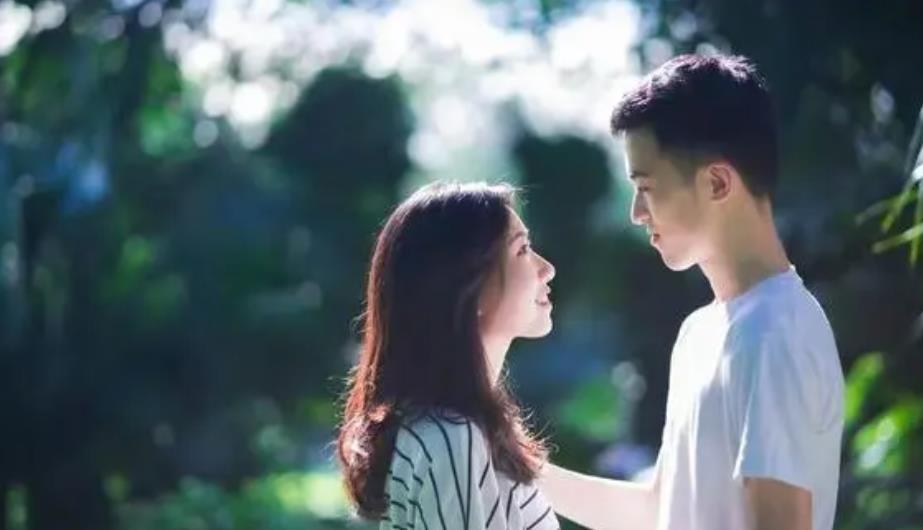 如何高情商回复男人的想念,男人问你想他没怎么高情商回复