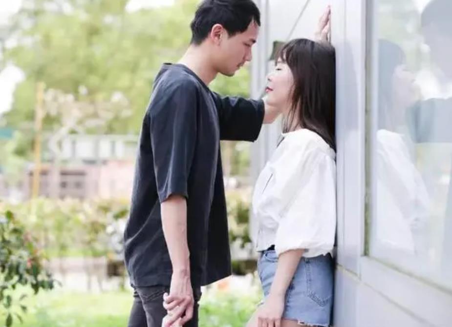 如何高情商回复男人的想念,男人问你想他没怎么高情商回复