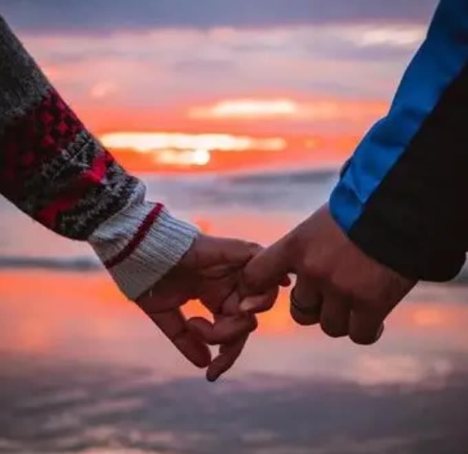 追求的女生什么表现是喜欢自己,追求女生多长时间她会答应