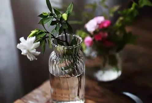 男人为什么会人到中年越活越害怕