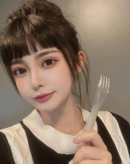 眉上刘海适合哪种脸型,俏皮又不挑脸型的眉上刘海