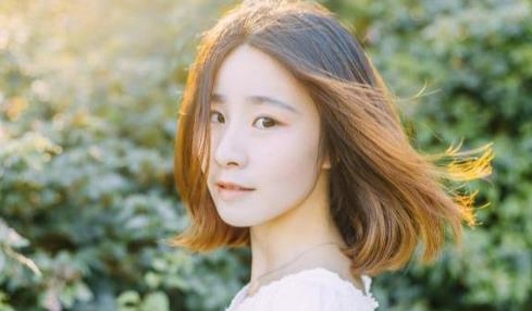 女人离婚后多久能够接受爱情,离婚的中年女人还能接受婚姻吗