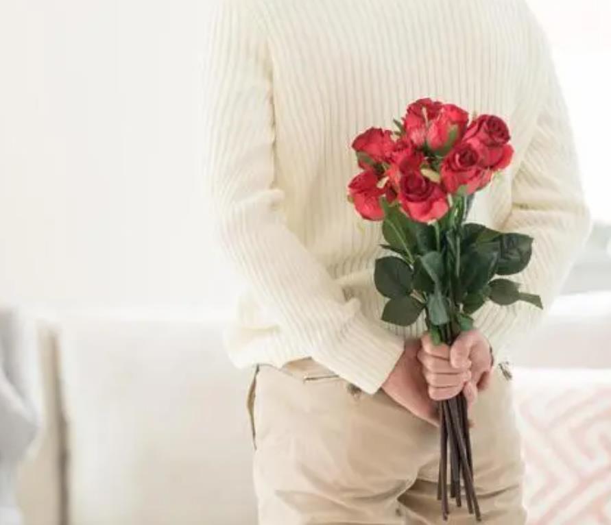 这几个细节看出你在男人心中的地位如何,如何看出你在老男人心中的地位