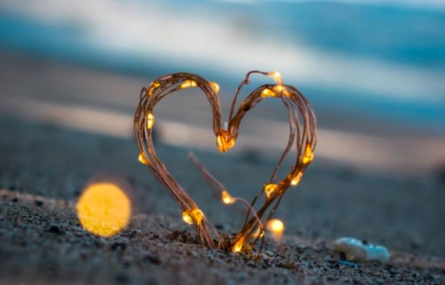 离异中年女人吊着你的表现,离婚中年女人吊着你会有哪些表现