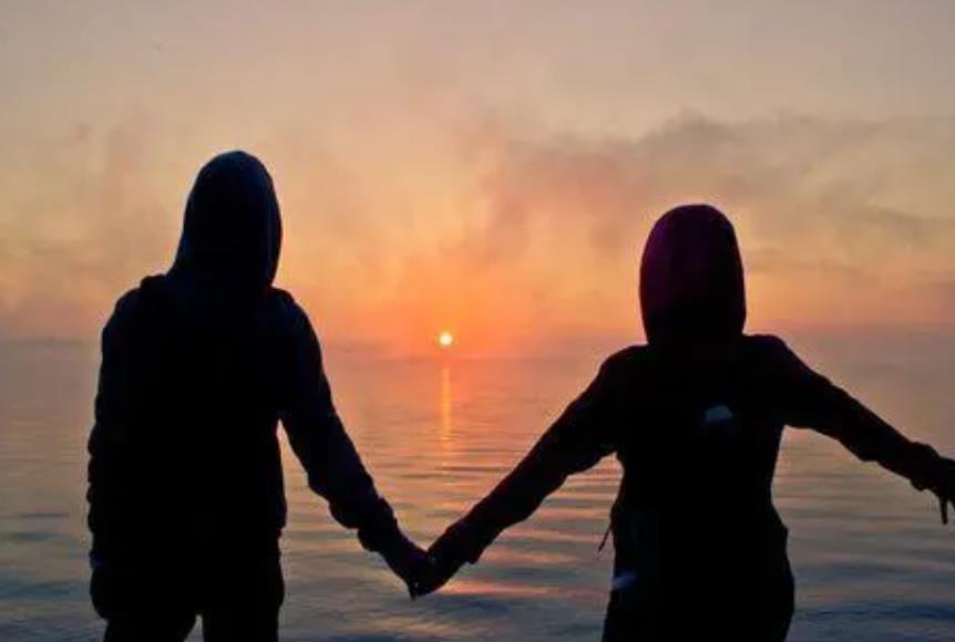 离异中年女人吊着你的表现,离婚中年女人吊着你会有哪些表现