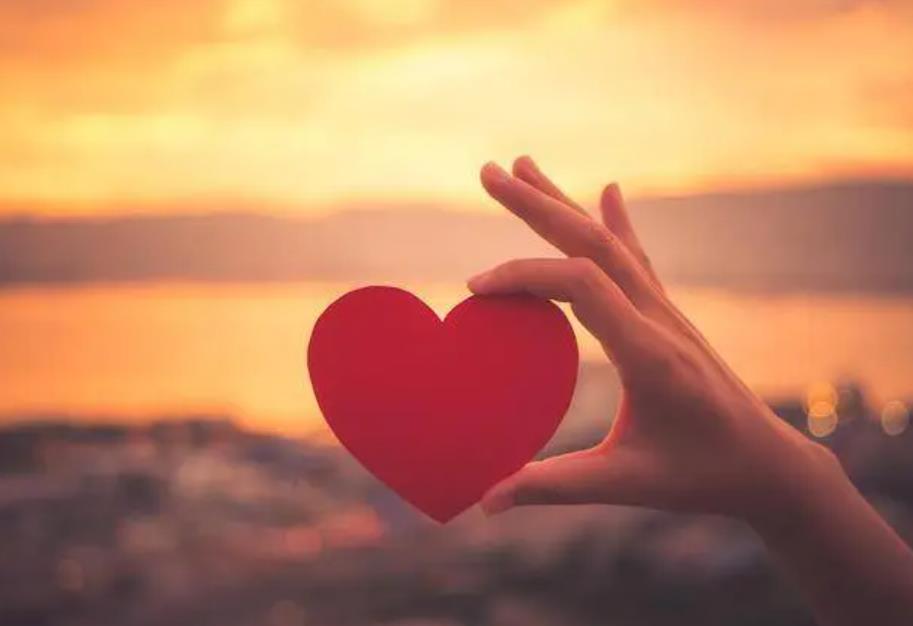 离异中年女人吊着你的表现,离婚中年女人吊着你会有哪些表现